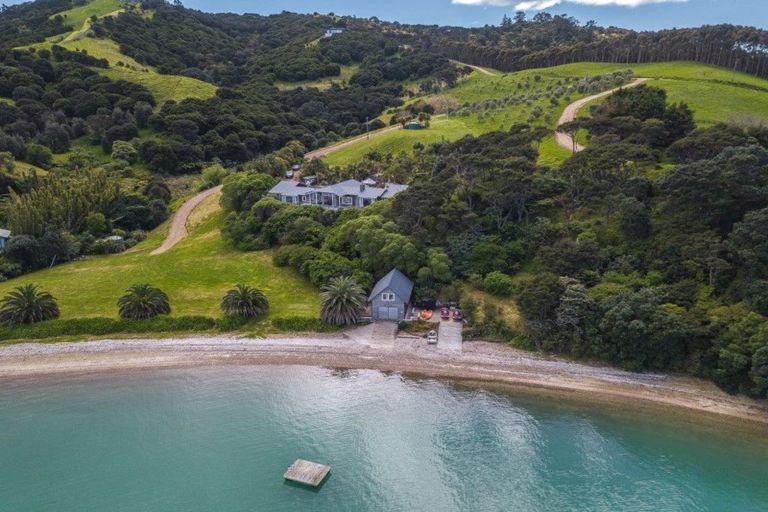 Photo of property in 118 Cowes Bay Road, Waiheke Island, 1971