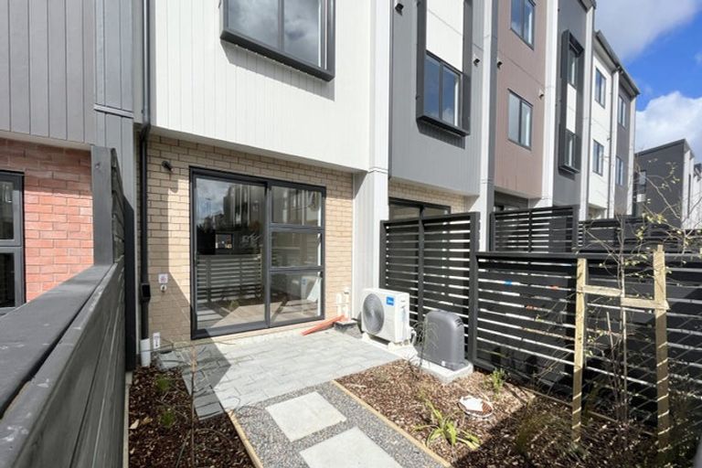 Photo of property in 5/60 Selo Street, Glen Eden, Auckland, 0602