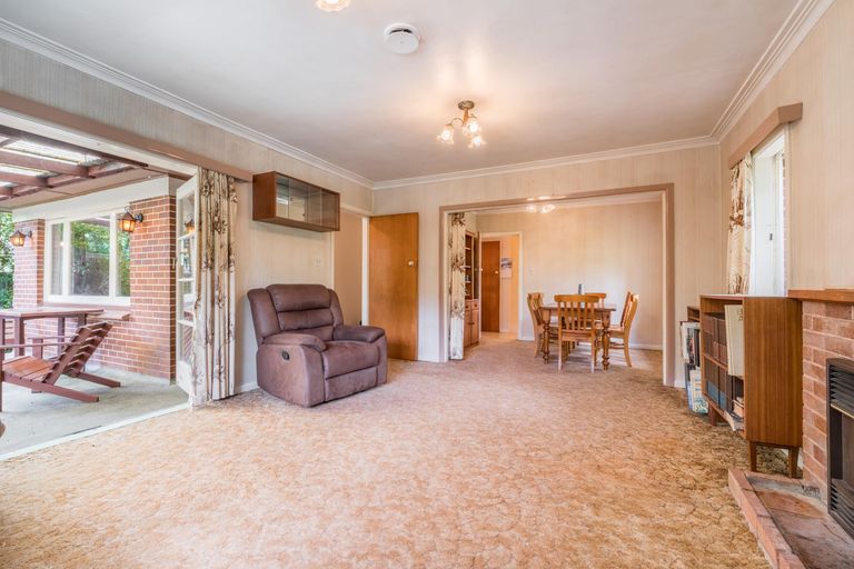 Photo of property in 60 Sylvan Crescent, Te Atatu South, Auckland, 0610