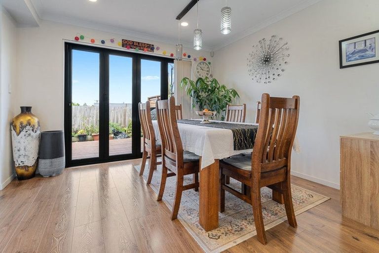 Photo of property in 13 Lovely Lane, Manurewa, Auckland, 2102