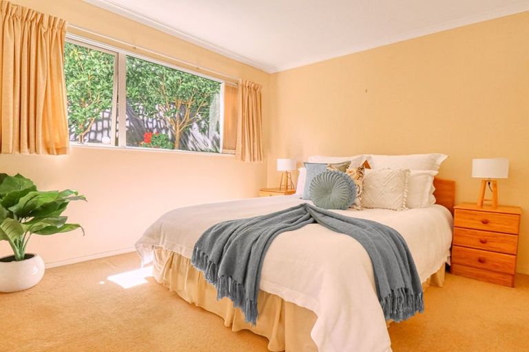 Photo of property in 102a Parkvale Road, Karori, Wellington, 6012