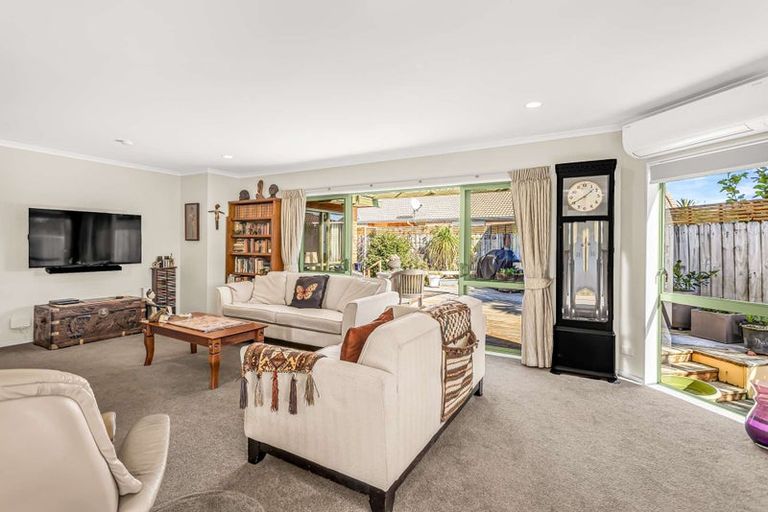 Photo of property in 4 Mayfair Close, Whitianga, 3510