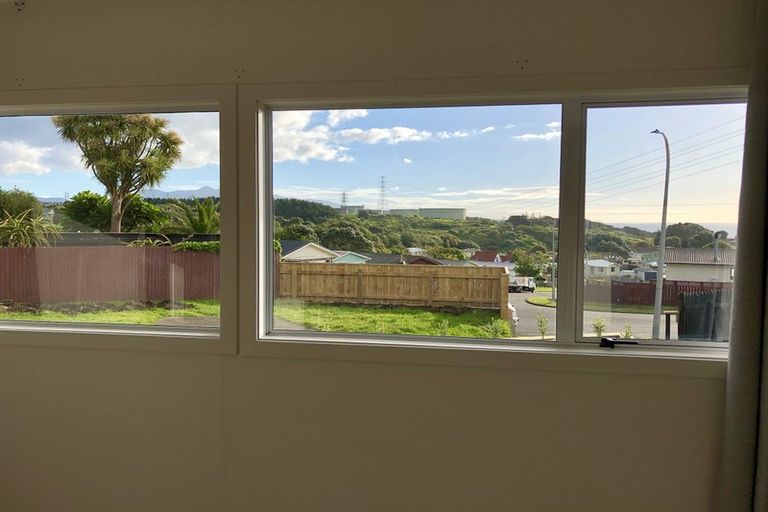 Photo of property in 24 Tahurangi Place, Spotswood, New Plymouth, 4310