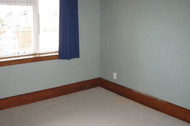 Photo of property in 43 Lyndhurst Street, Takaro, Palmerston North, 4412