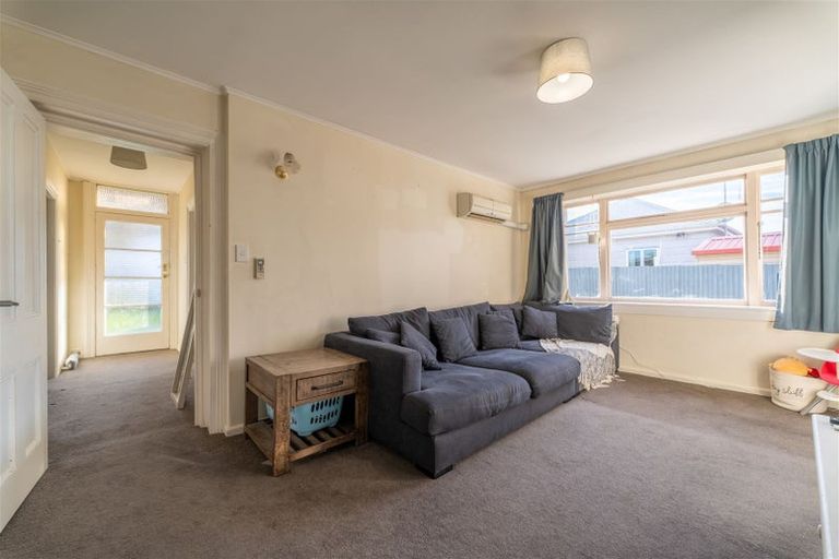 Photo of property in 19 Avenue Road, West End, Timaru, 7910