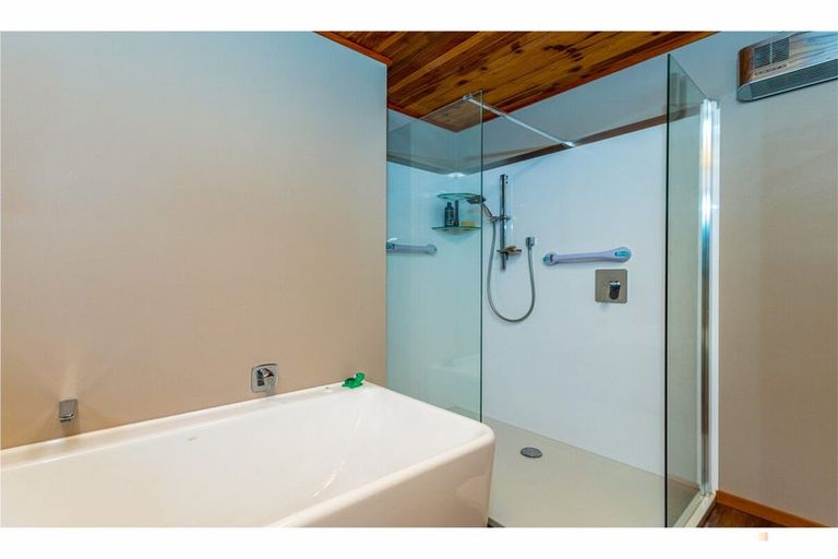 Photo of property in 201 Point Bush Road, Waimate, 7979