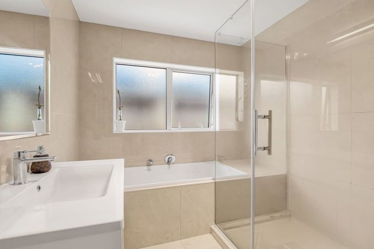 Photo of property in 21 O Ruamano Crescent, Pukekohe, 2120