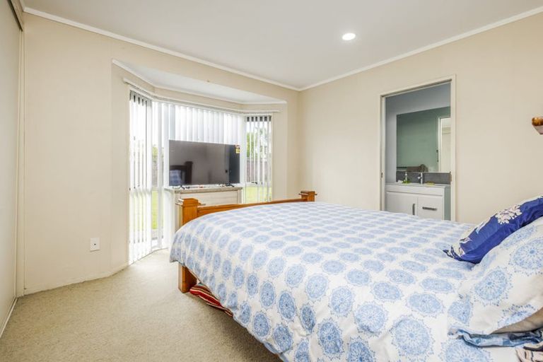 Photo of property in 25 Sheriff Place, Randwick Park, Auckland, 2105