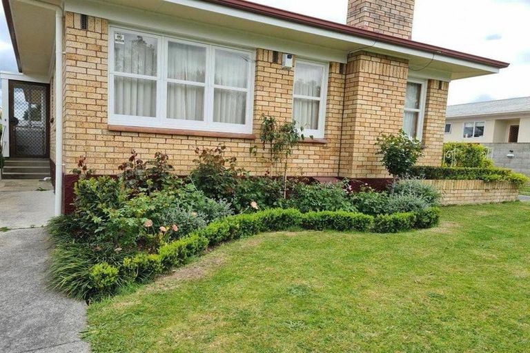 Photo of property in 35 Haultain Street, Fairfield, Hamilton, 3214