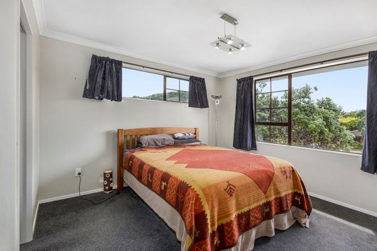 Photo of property in 17 Observatory Close, Whitby, Porirua, 5024
