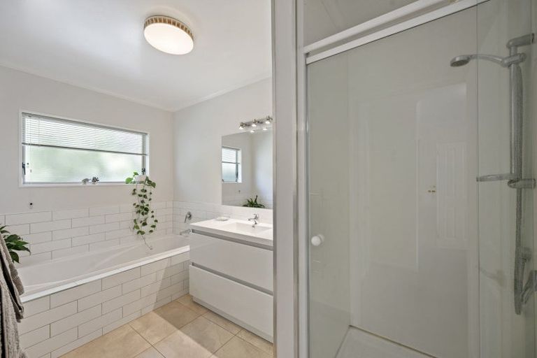 Photo of property in 15 Pukekura Place, Taradale, Napier, 4112