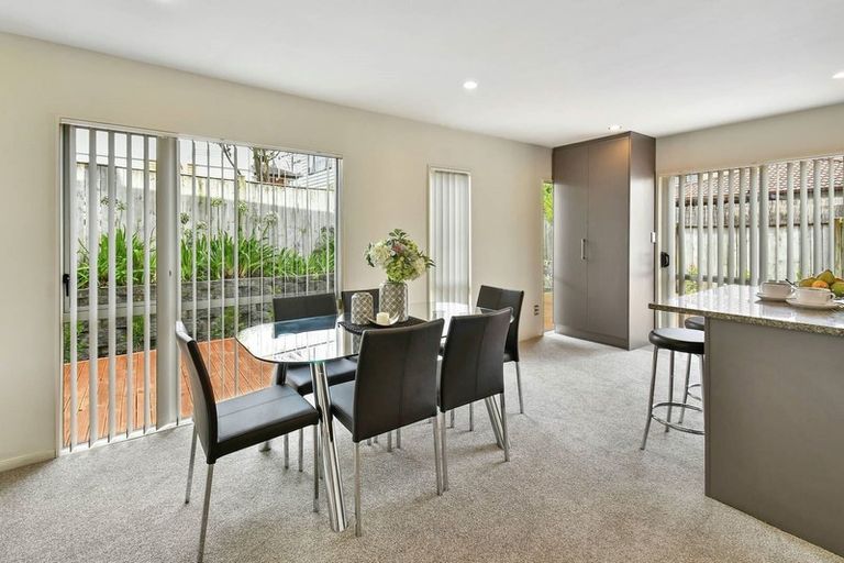 Photo of property in 9 Bezar Place, Flat Bush, Auckland, 2016