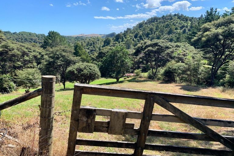 Photo of property in 394 Wairere Road, Waitakere, Henderson, 0782