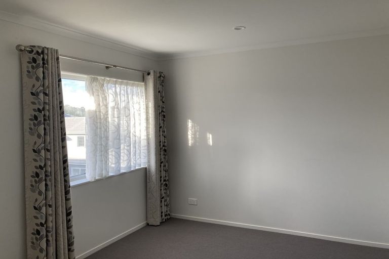 Photo of property in 37 Mettam Drive, Swanson, Auckland, 0614
