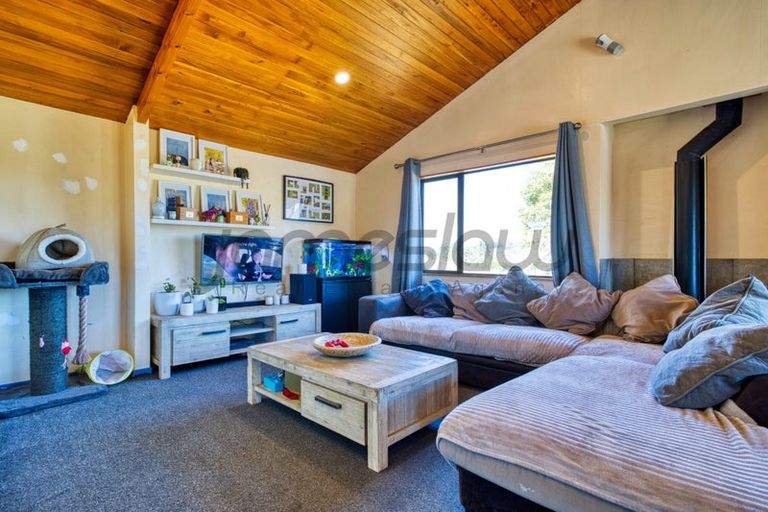 Photo of property in 136 Chamberlain Road, Massey, Auckland, 0614
