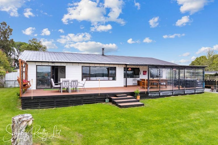 Photo of property in 4 Horniblow Road, Matakohe, 0594