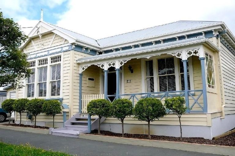 Photo of property in 21 Mozeley Avenue, Devonport, Auckland, 0624