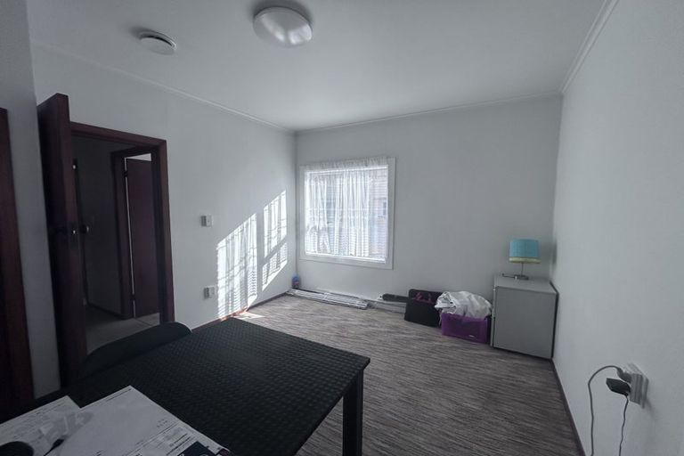 Photo of property in 52 Old Lake Road, Narrow Neck, Auckland, 0624