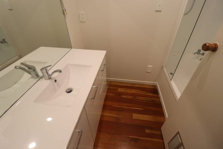 Photo of property in 23 Totara Grove, Hillcrest, Auckland, 0627