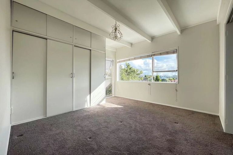 Photo of property in 1/2 Danbury Drive, Torbay, Auckland, 0630