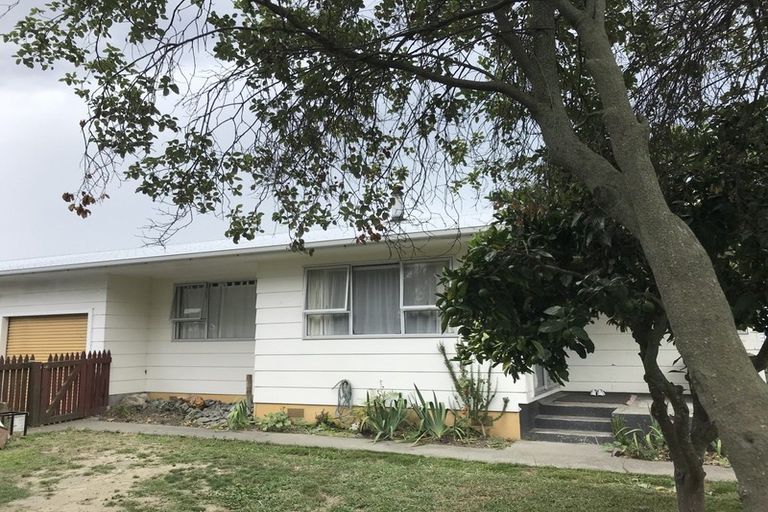 Photo of property in 1 Burton Crescent, Flaxmere, Hastings, 4120