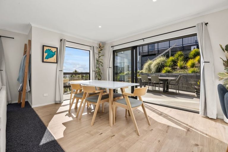 Photo of property in 82 Kotare Street, Waikanae, 5036