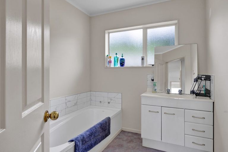 Photo of property in 10b Gladstone Street, Hawera, 4610