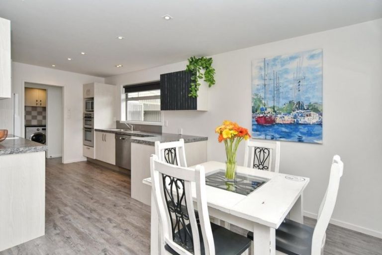 Photo of property in 3 Cam Place, Harewood, Christchurch, 8051