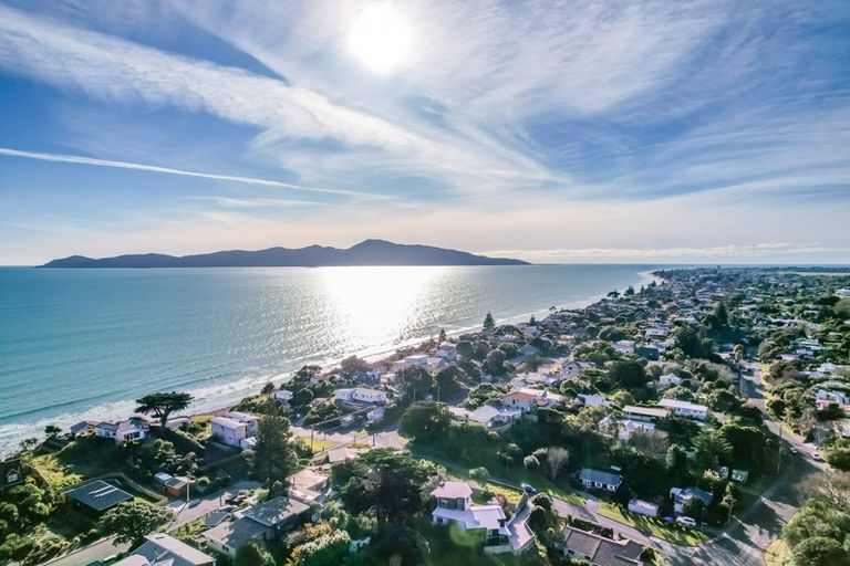 Photo of property in 25 Renown Road, Raumati South, Paraparaumu, 5032