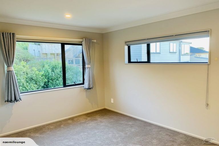 Photo of property in 21 Brindle Way, Newlands, Wellington, 6037