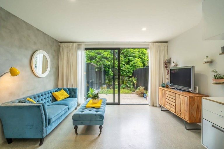 Photo of property in 15 Te Ara O Paetutu, Petone, Lower Hutt, 5012