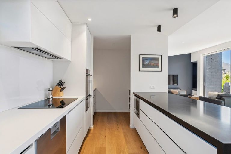 Photo of property in 28 Stackbrae Avenue, Wanaka, 9305