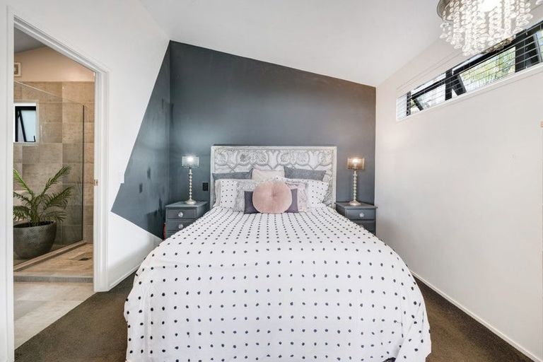 Photo of property in 30 Duncansby Road, Stanmore Bay, Whangaparaoa, 0932