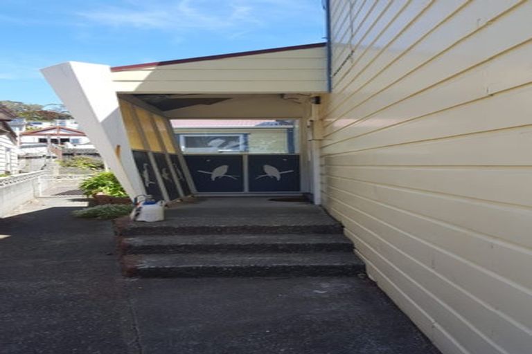 Photo of property in 34 Kilbirnie Crescent, Kilbirnie, Wellington, 6022