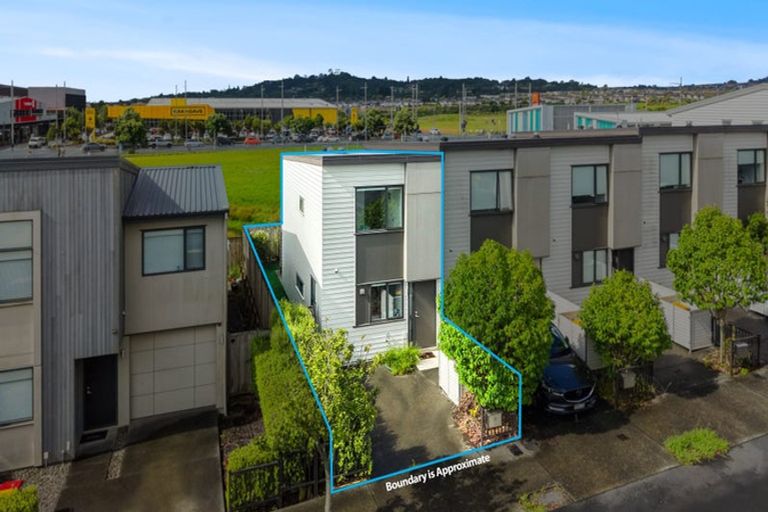 Photo of property in 10 Kamana Road, Flat Bush, Auckland, 2019