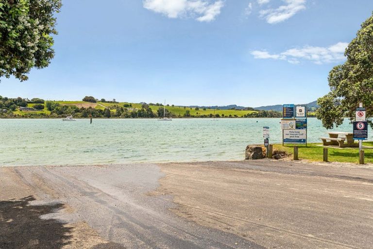 Photo of property in 69 Brick Bay Drive, Sandspit, Warkworth, 0982