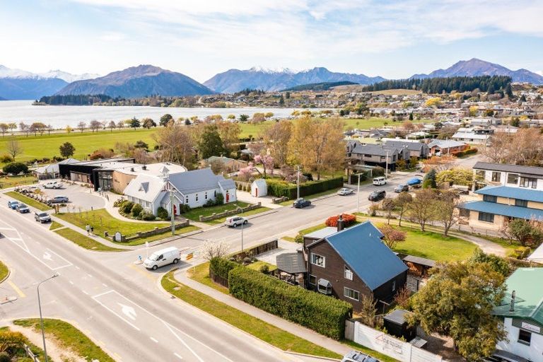 Photo of property in 172 Upton Street, Wanaka, 9305