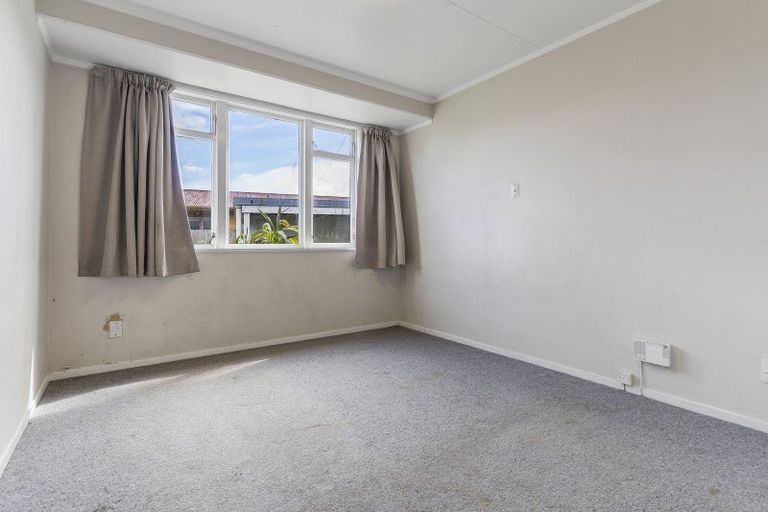Photo of property in 10 Bland Place, Otara, Auckland, 2023