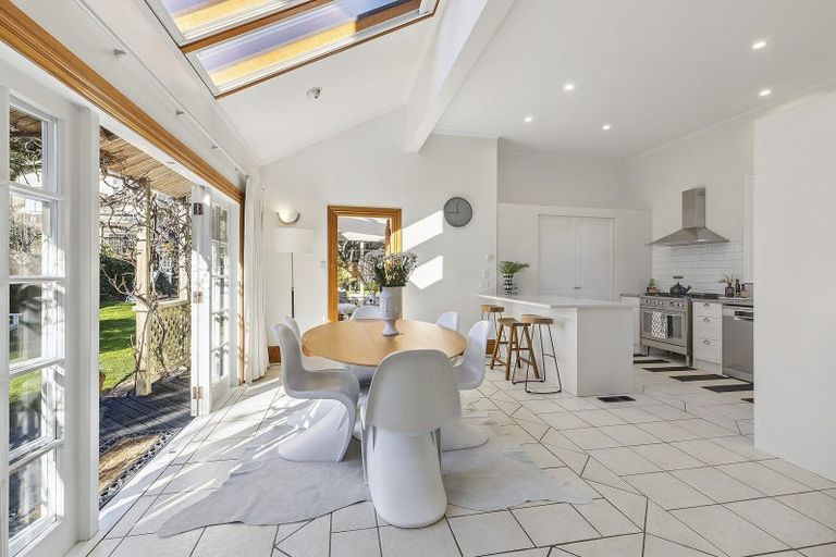 Photo of property in 52 Ira Street, Miramar, Wellington, 6022