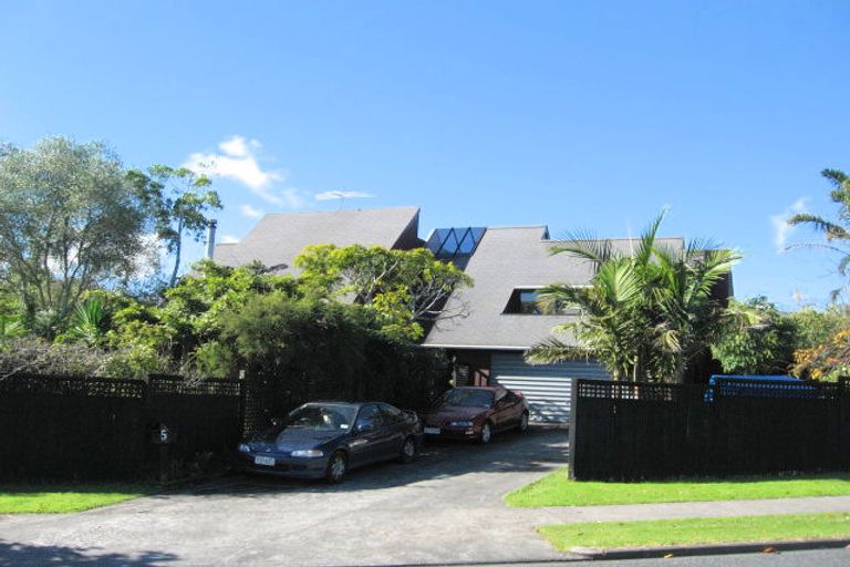 Photo of property in 5 Charles Prevost Drive, The Gardens, Auckland, 2105