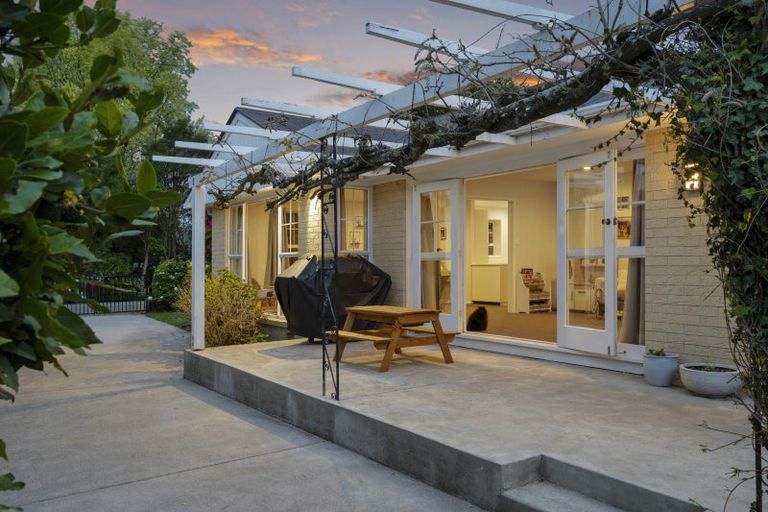 Photo of property in 297 Waimairi Road, Ilam, Christchurch, 8041