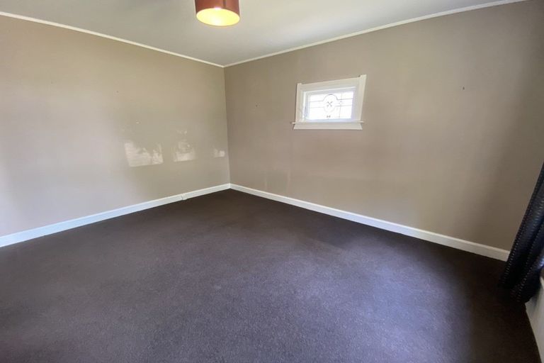 Photo of property in 27 Milverton Avenue, Hokowhitu, Palmerston North, 4410