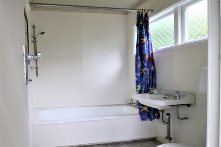 Photo of property in 24 Mako Avenue, Whiritoa, Whangamata, 3691