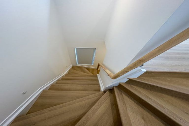 Photo of property in 14b Elcoat Avenue, Te Atatu South, Auckland, 0610