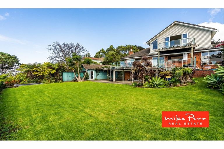 Photo of property in 24 Arama Avenue, Titirangi, Auckland, 0604