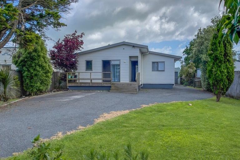 Photo of property in 15 Orchard East Road, Ngatea, 3503