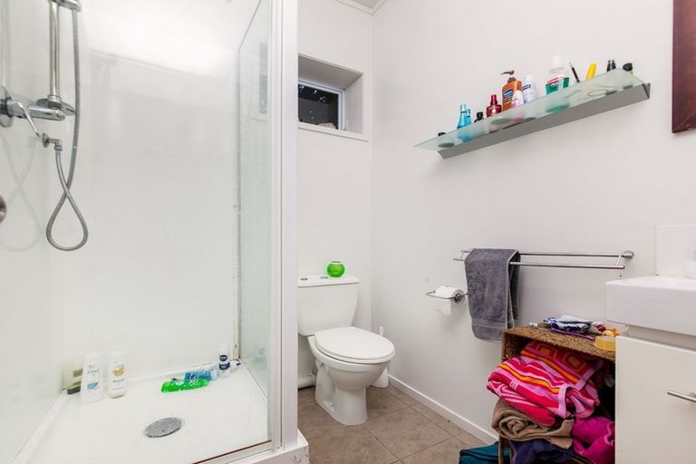 Photo of property in 119 Seaview Road, Piha, New Lynn, 0772