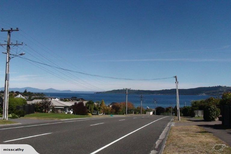 Photo of property in 1/62 Shepherd Road, Waipahihi, Taupo, 3330