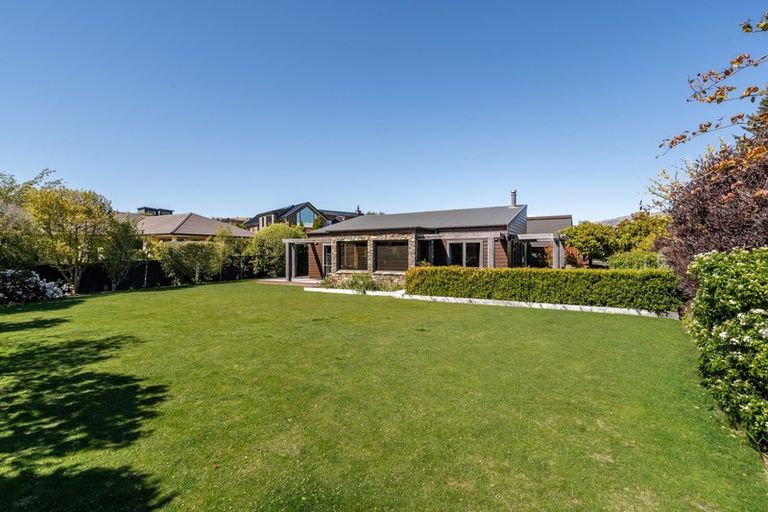 Photo of property in 8 Baker Grove, Wanaka, 9305