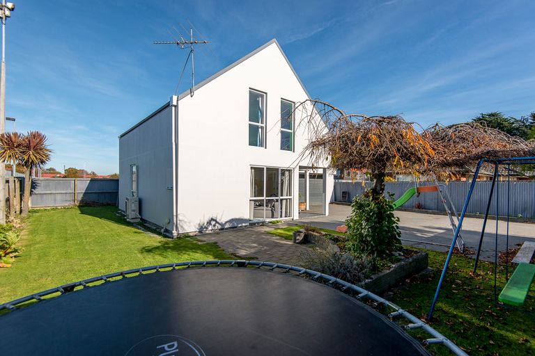 Photo of property in 47a Sawyers Arms Road, Northcote, Christchurch, 8052